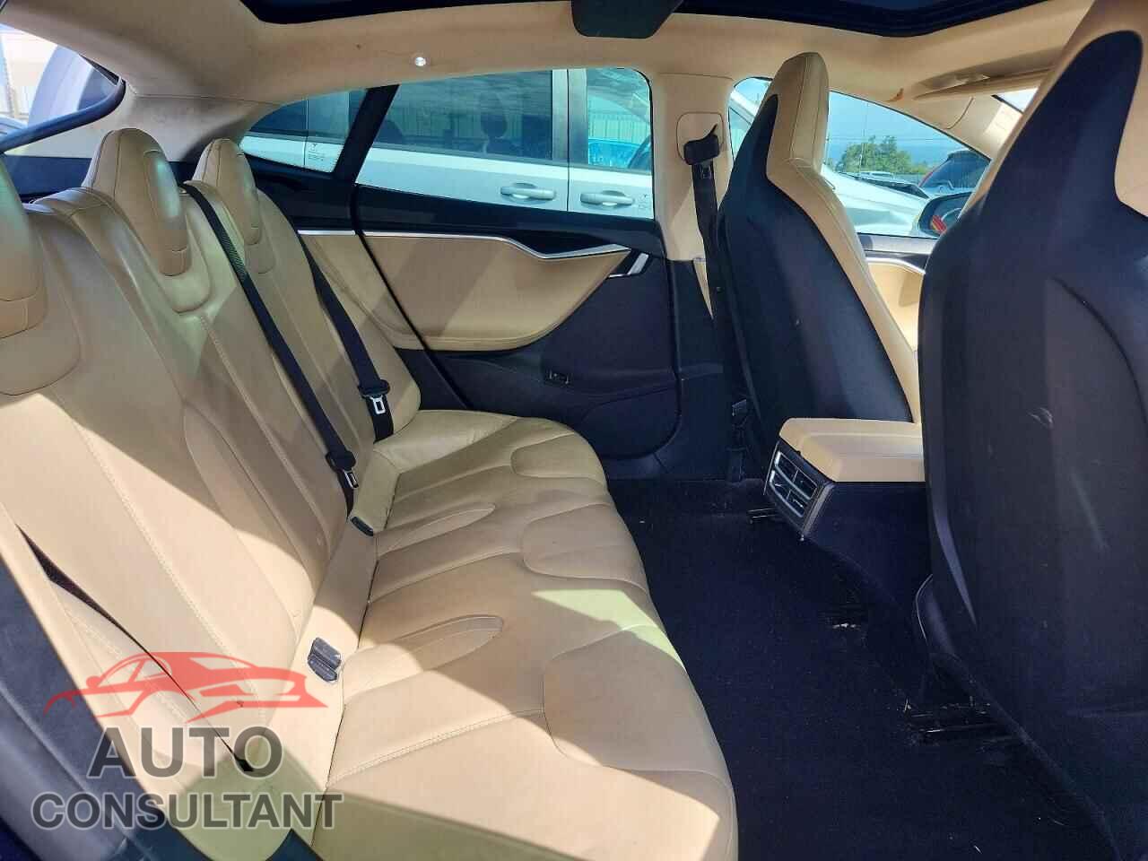 TESLA MODEL S 2013 - 5YJSA1CN9DFP20021