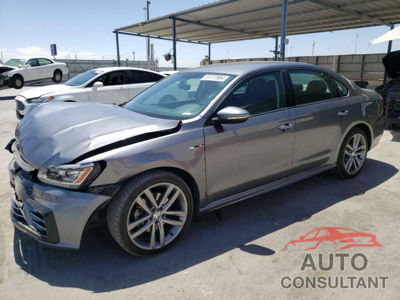 VOLKSWAGEN PASSAT 2018 - 1VWAA7A33JC015169