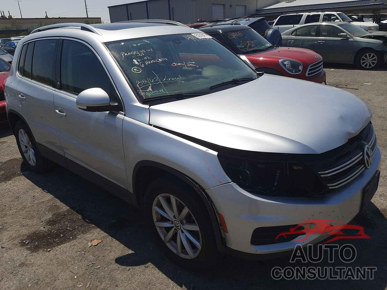 VOLKSWAGEN TIGUAN 2017 - WVGRV7AX5HK014792