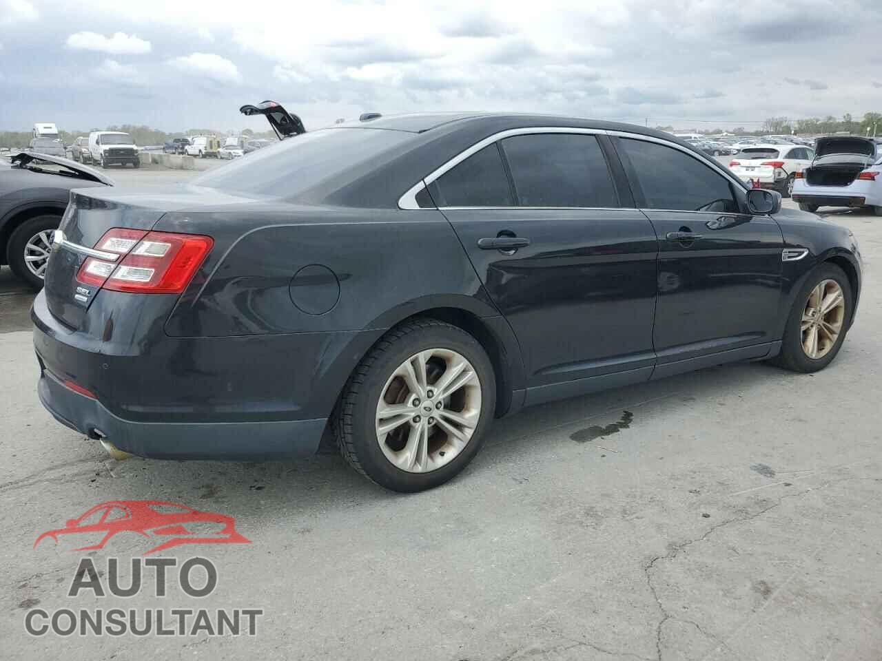 FORD TAURUS 2015 - 1FAHP2E92FG168293