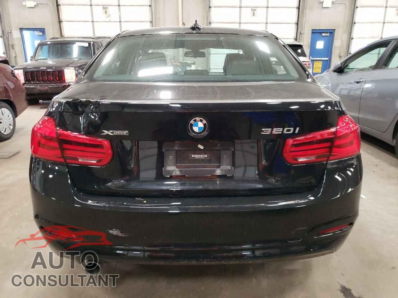 BMW 3 SERIES 2018 - WBA8A3C57JA499820