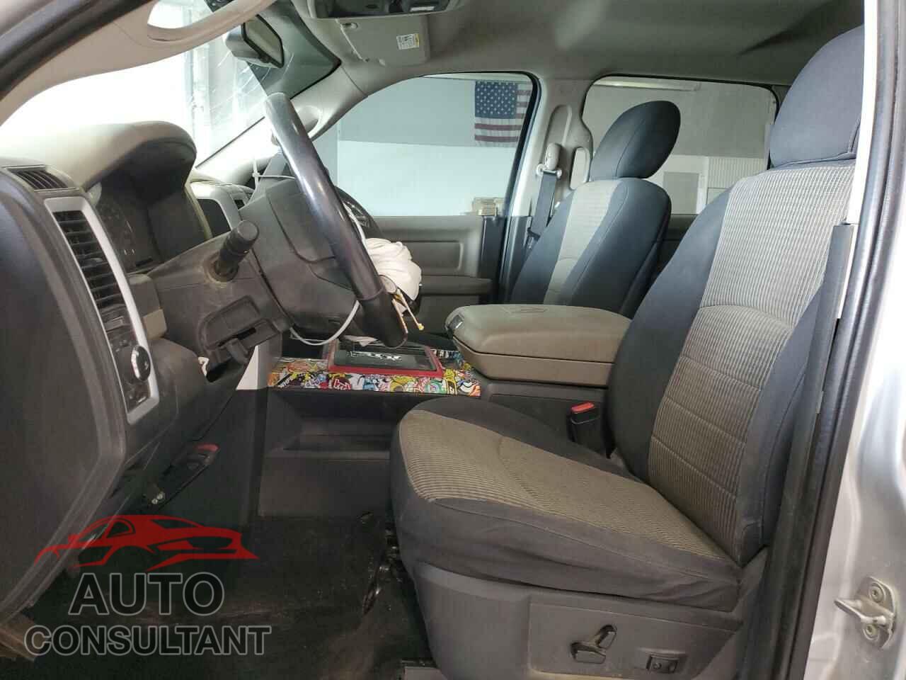 DODGE RAM 1500 2012 - 1C6RD7LT3CS247653