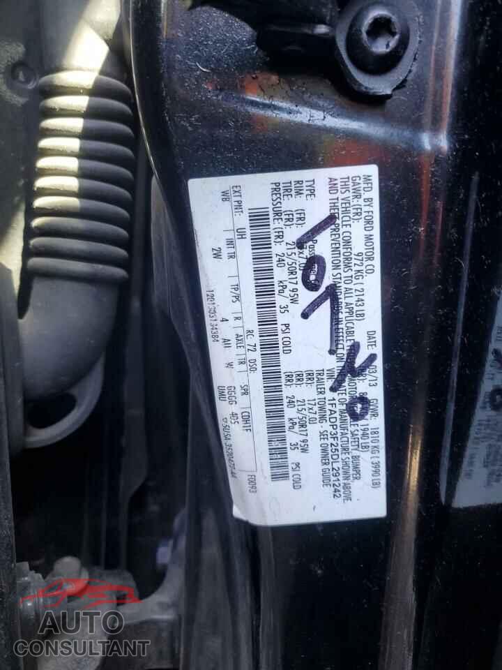 FORD FOCUS 2013 - 1FADP3F25DL291242