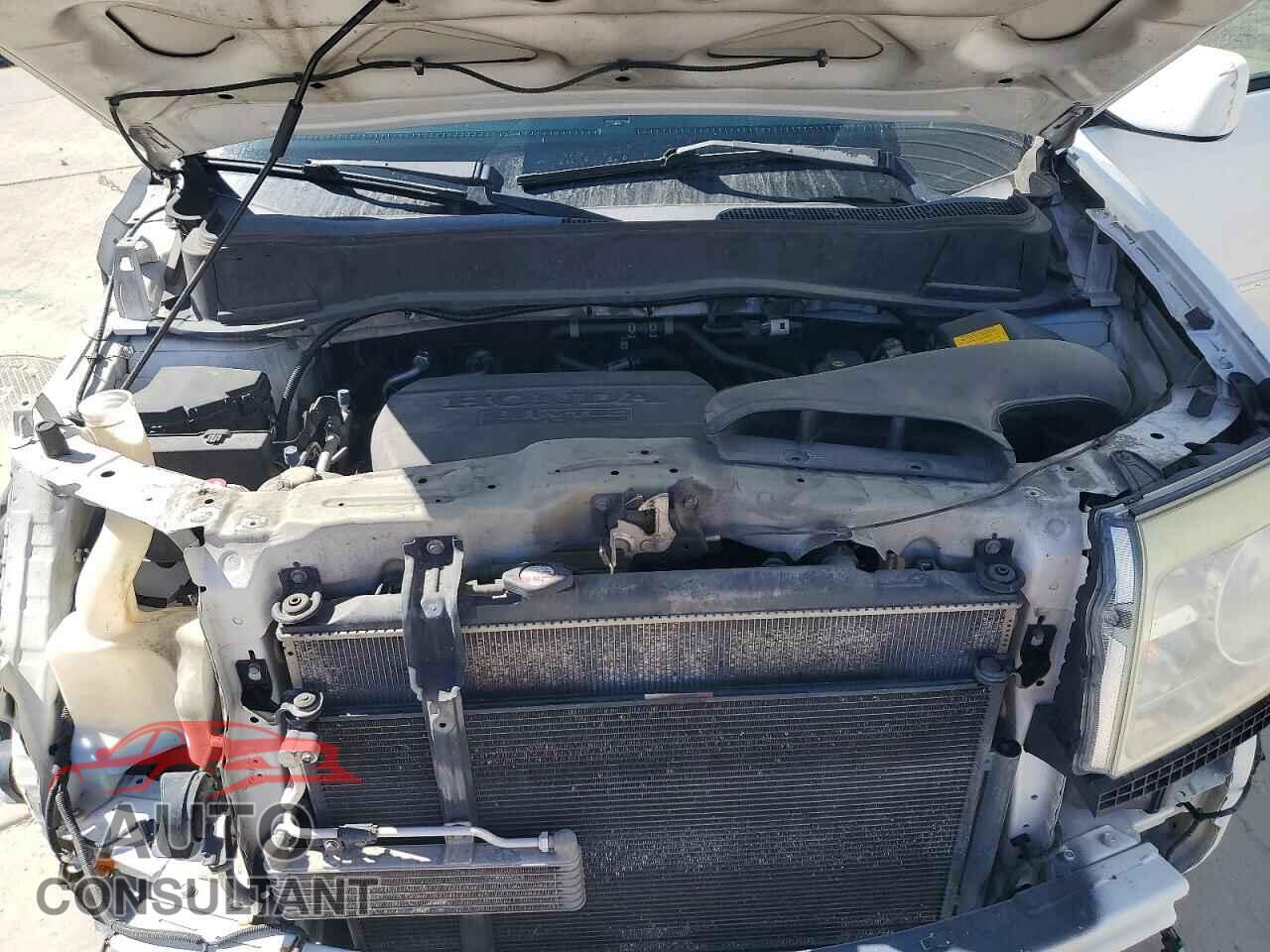 HONDA PILOT 2010 - 5FNYF4H40AB025774