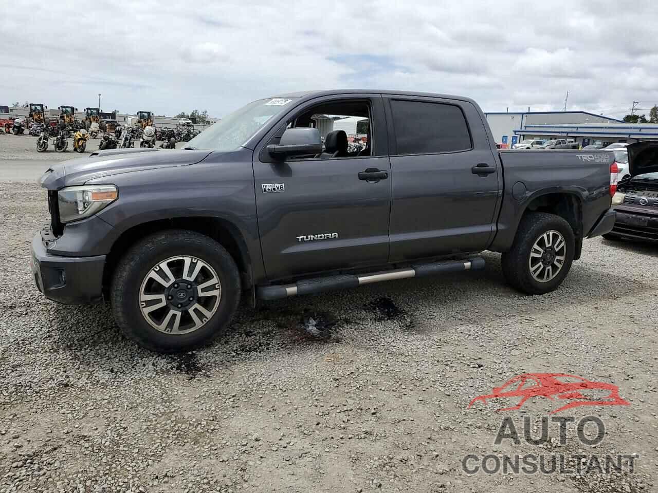 TOYOTA TUNDRA 2018 - 5TFDY5F18JX742548