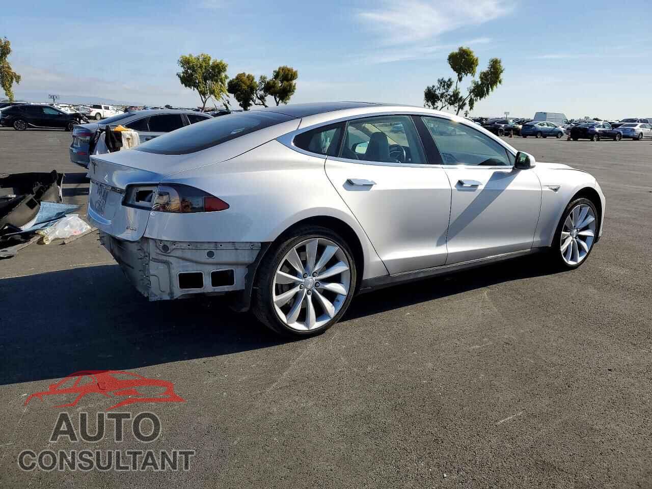 TESLA MODEL S 2013 - 5YJSA1DP3DFP04204