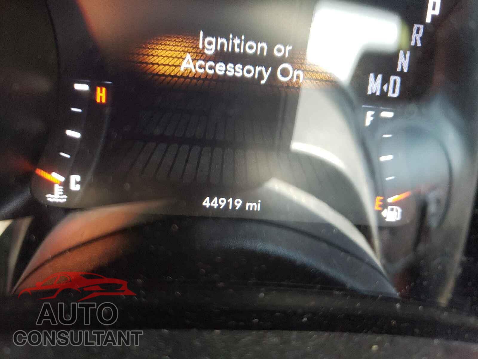DODGE CHALLENGER 2018 - 2C3CDZBT0JH183205
