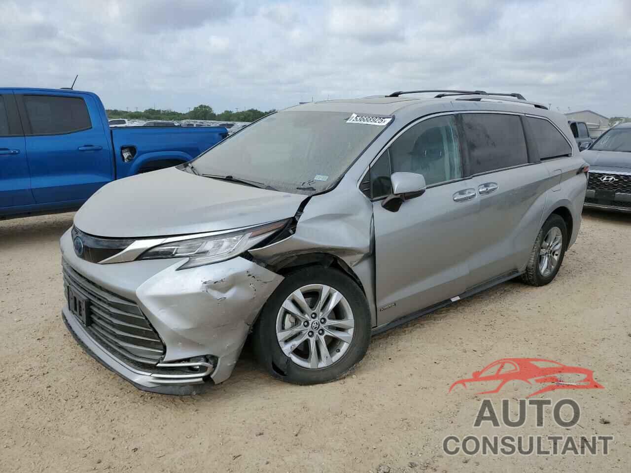 TOYOTA SIENNA 2021 - 5TDZRKEC8MS008135