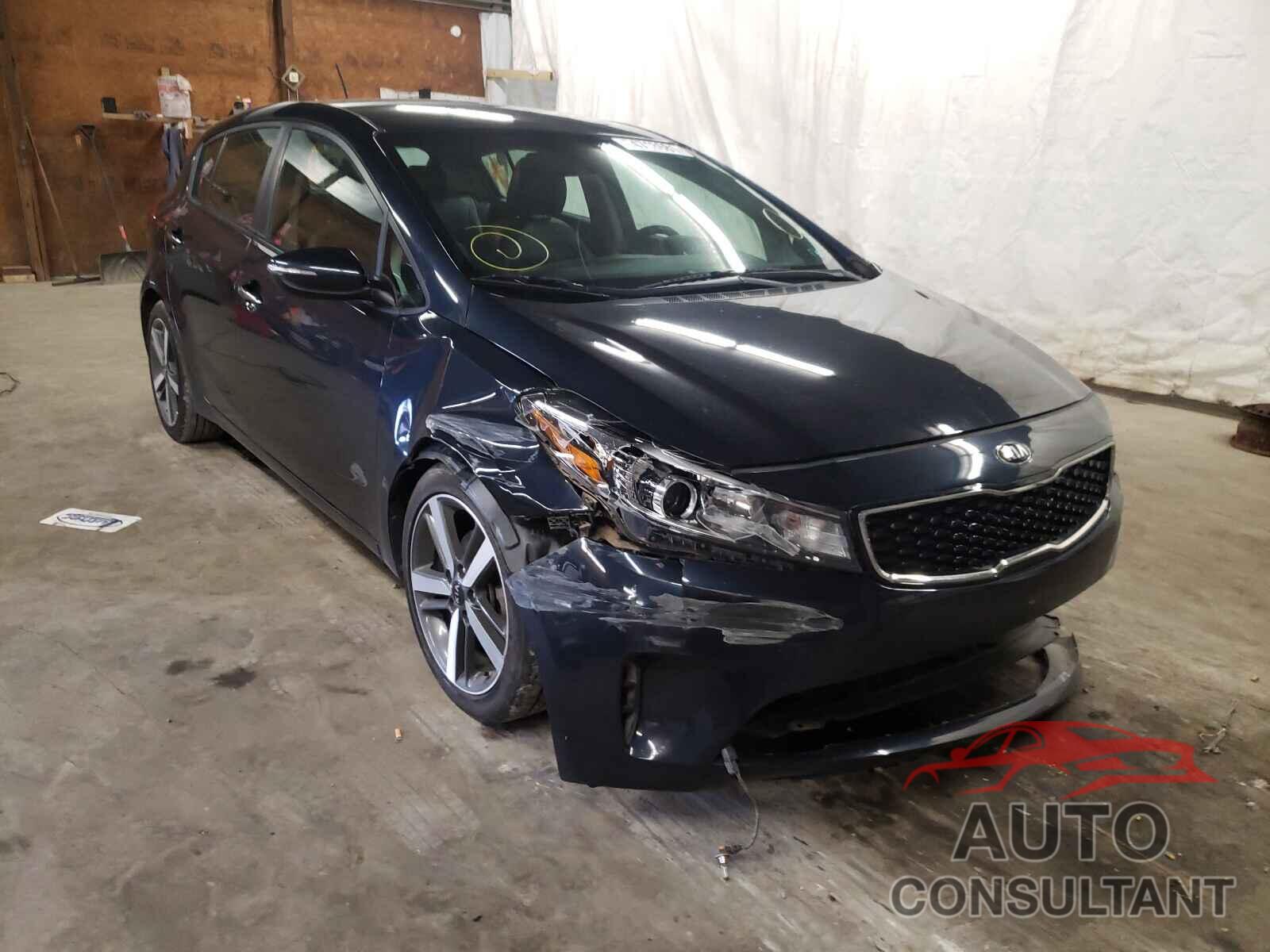 KIA FORTE 2017 - KNAFX5A80H5726203