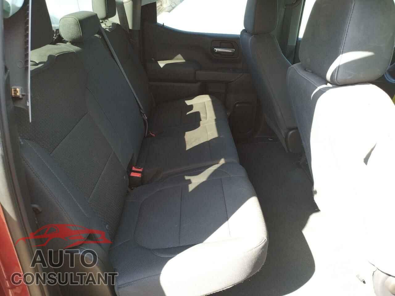 CHEVROLET SILVERADO 2019 - 3GCPYCEF2KG204884