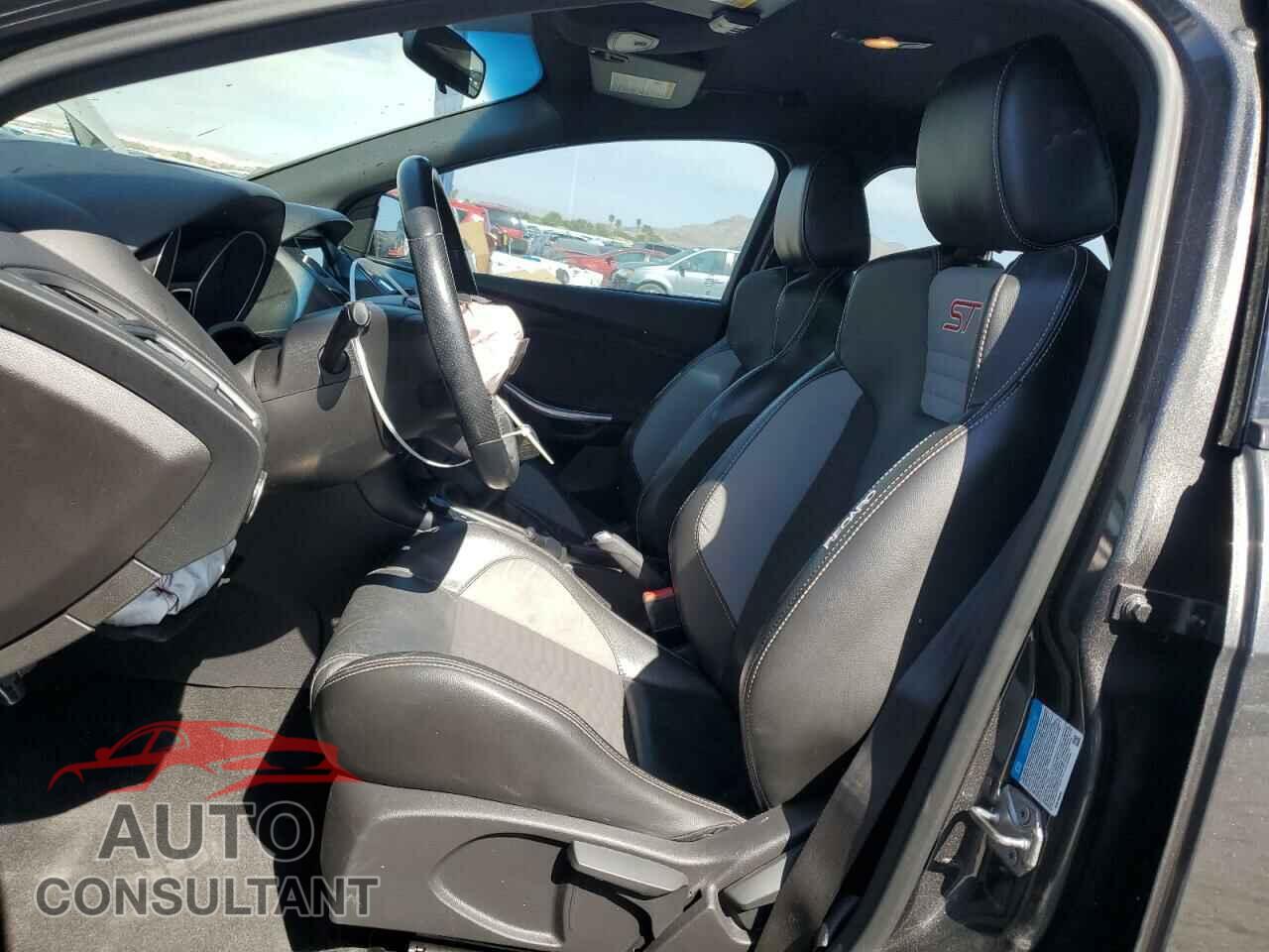 FORD FOCUS 2016 - 1FADP3L93GL276003