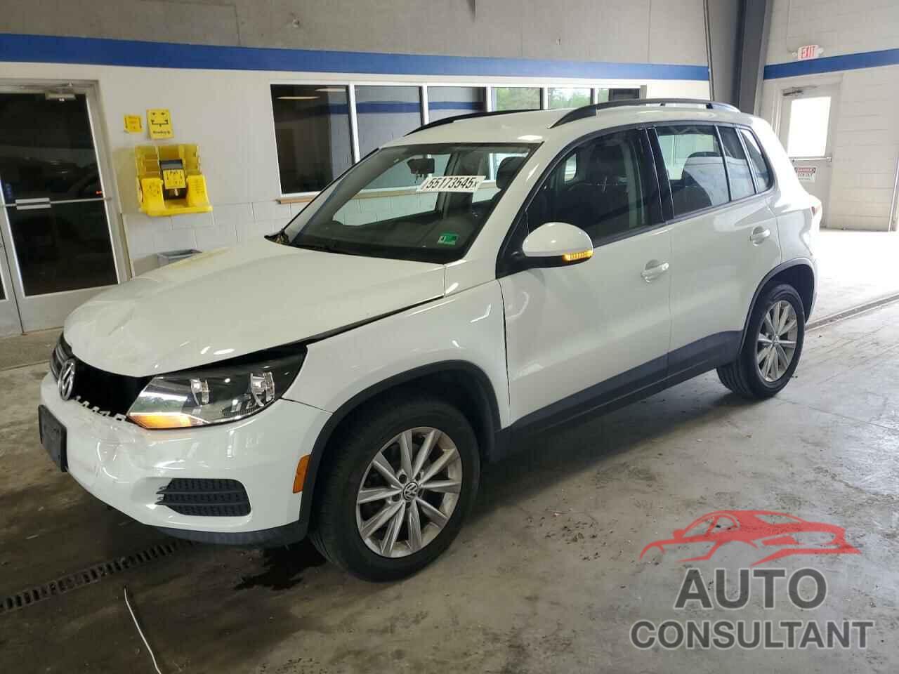 VOLKSWAGEN TIGUAN 2017 - WVGAV7AX5HK054030