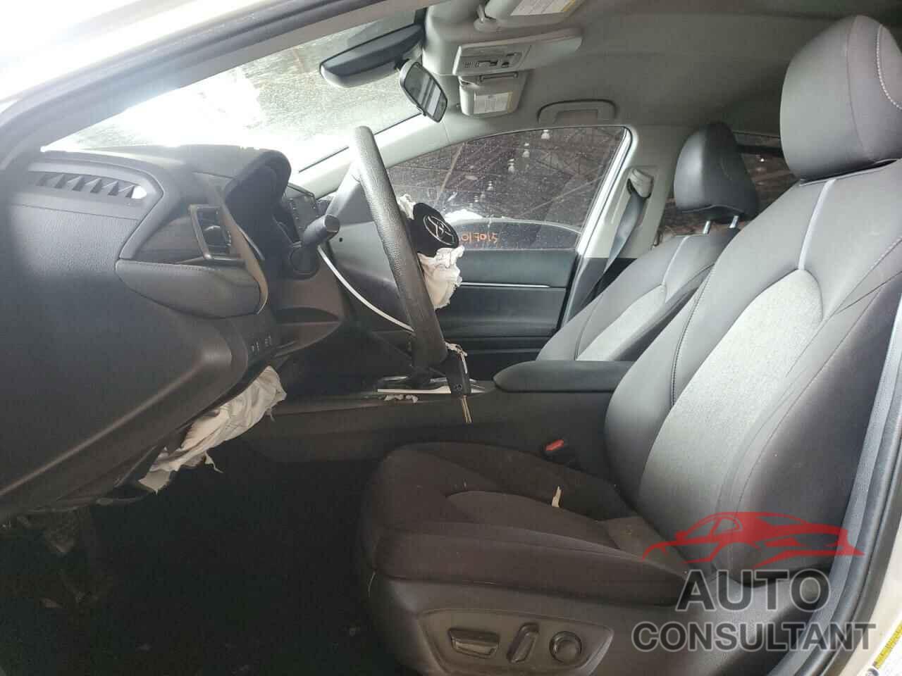 TOYOTA CAMRY 2021 - 4T1C11AK4MU446095