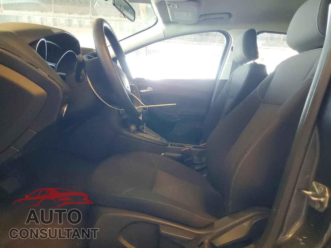 FORD FOCUS 2018 - 1FADP3FEXJL205204