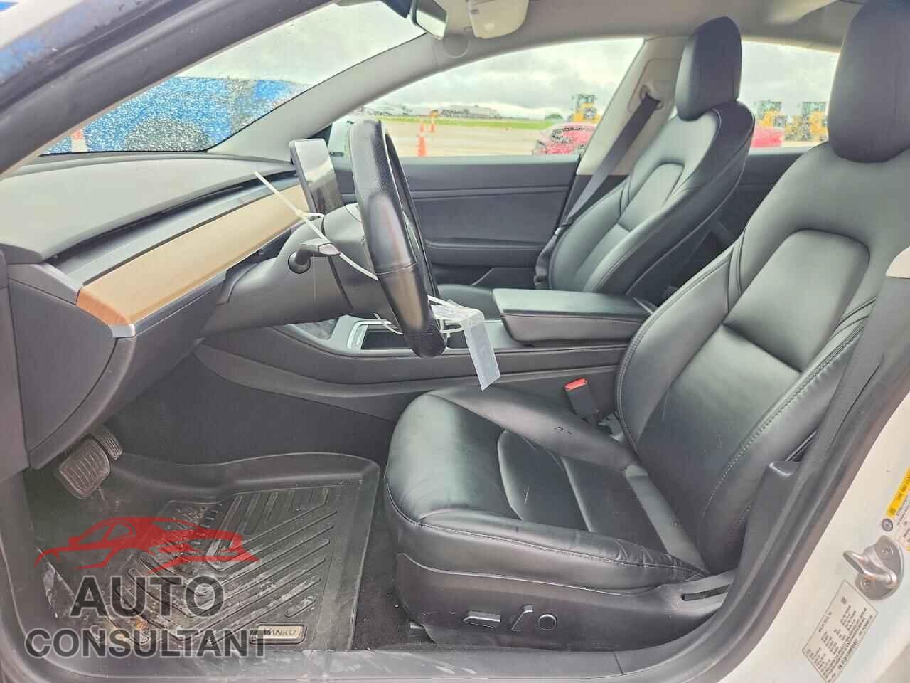 TESLA MODEL 3 2021 - 5YJ3E1EA5MF854821