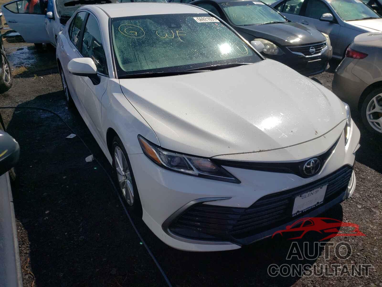 TOYOTA CAMRY 2021 - 4T1C11AK3MU555471