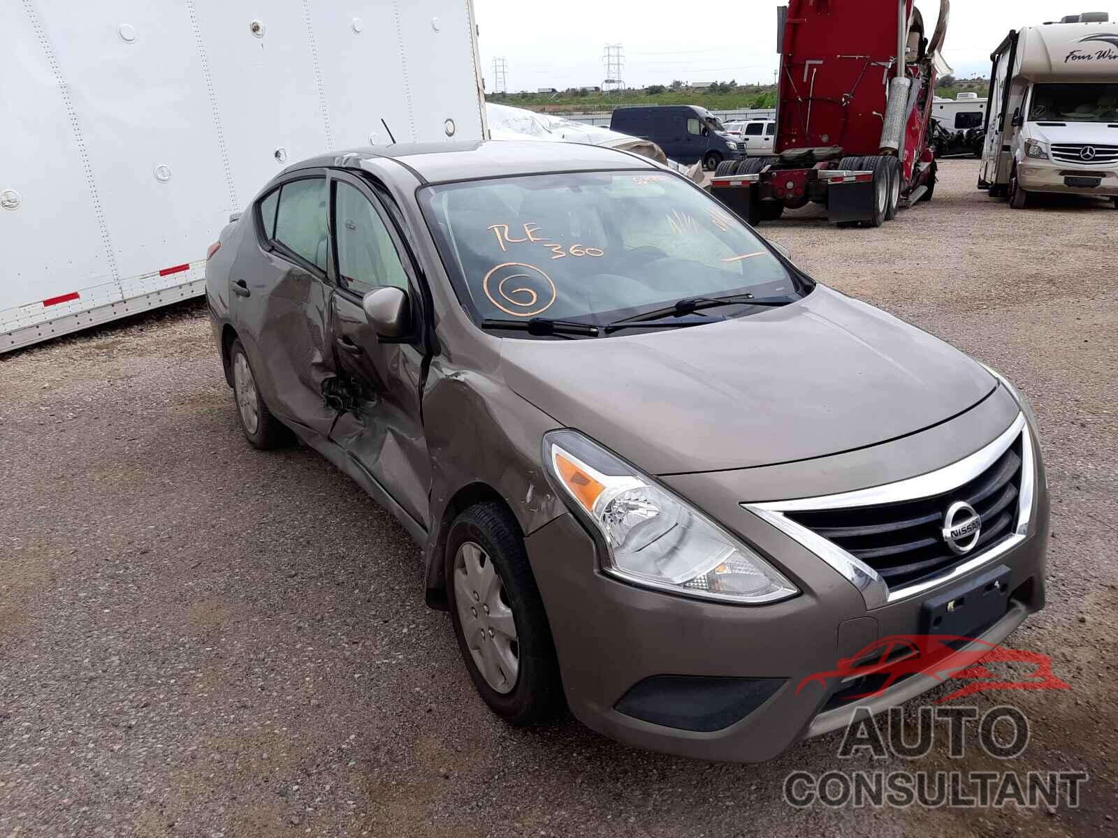 NISSAN VERSA 2017 - 3N1CN7AP8HL889733