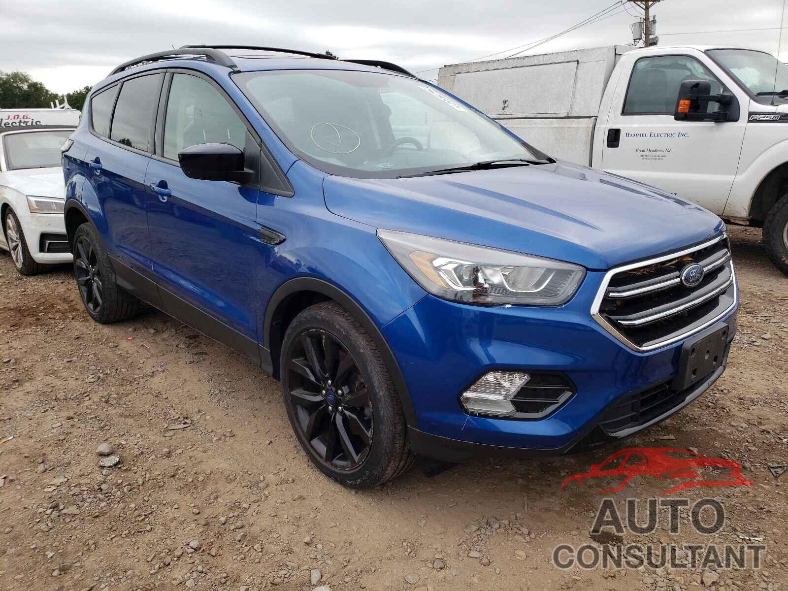 FORD ESCAPE 2017 - 1FMCU9GD1HUE62386