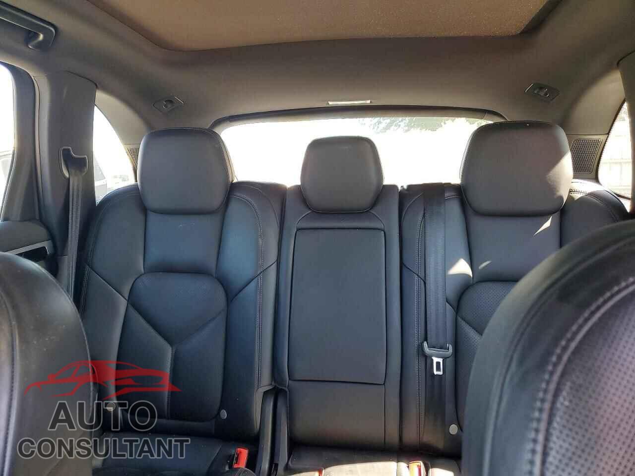 PORSCHE CAYENNE 2015 - WP1AB2A28FLA56641