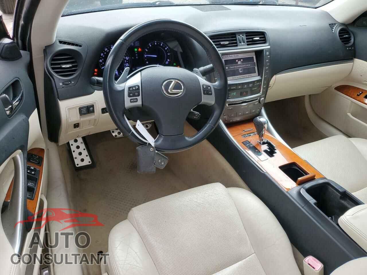 LEXUS IS 2011 - JTHFE2C25B2505784