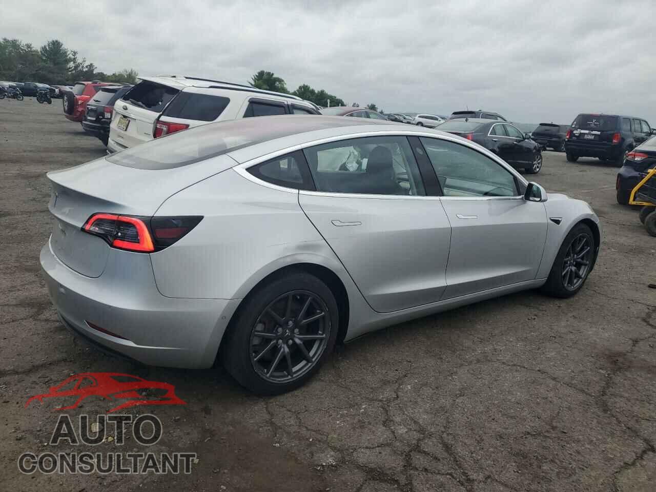 TESLA MODEL 3 2018 - 5YJ3E1EA3JF038024