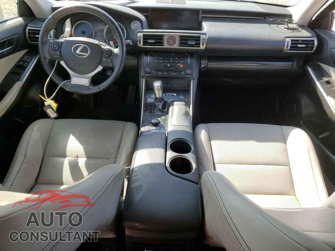 LEXUS IS 2014 - JTHBF1D25E5011335