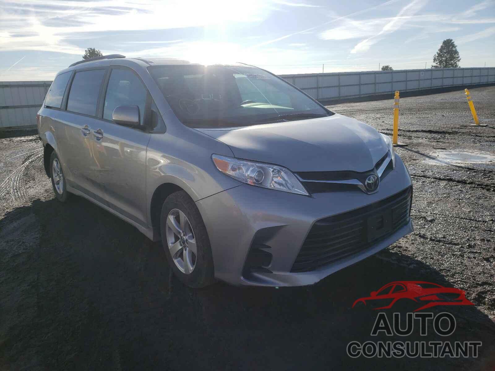 TOYOTA SIENNA 2018 - 5TDKZ3DC1JS933490