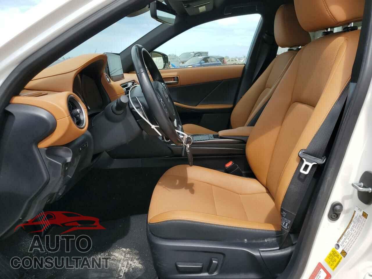 LEXUS IS 2021 - JTHAA1D28M5117285