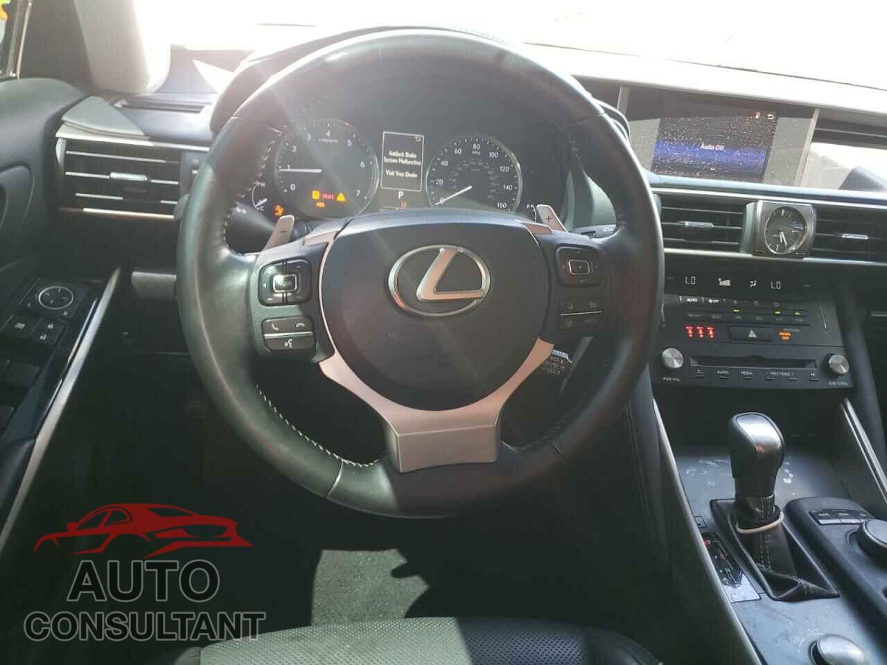 LEXUS IS 2018 - JTHBA1D28J5083431