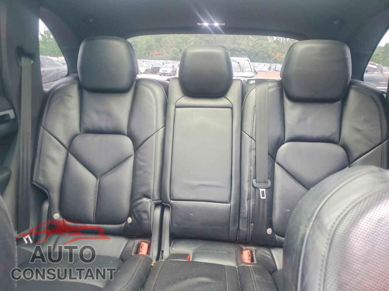 PORSCHE CAYENNE 2016 - WP1AB2A21GLA96576