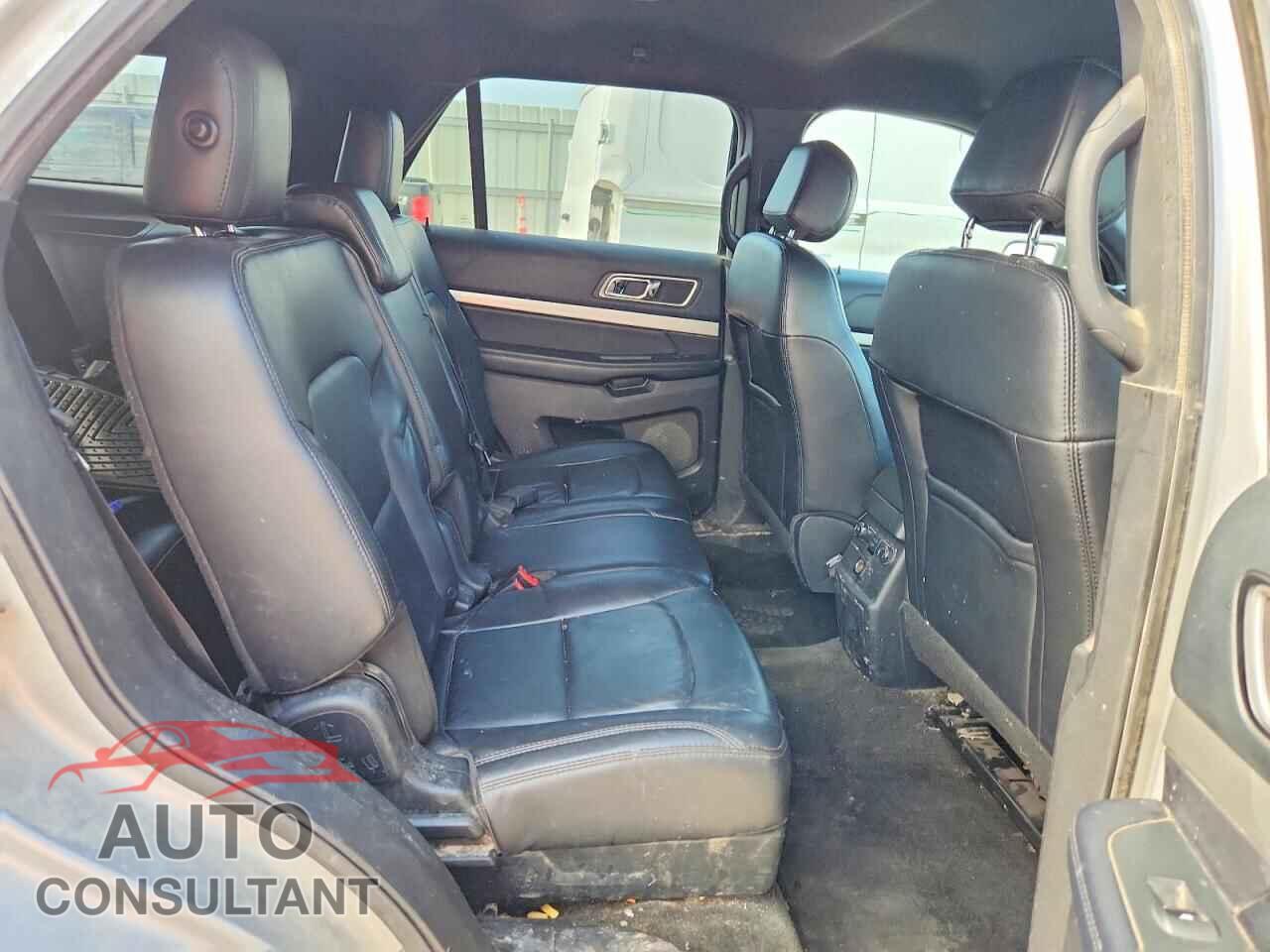 FORD EXPLORER 2017 - 1FM5K8D82HGD03231
