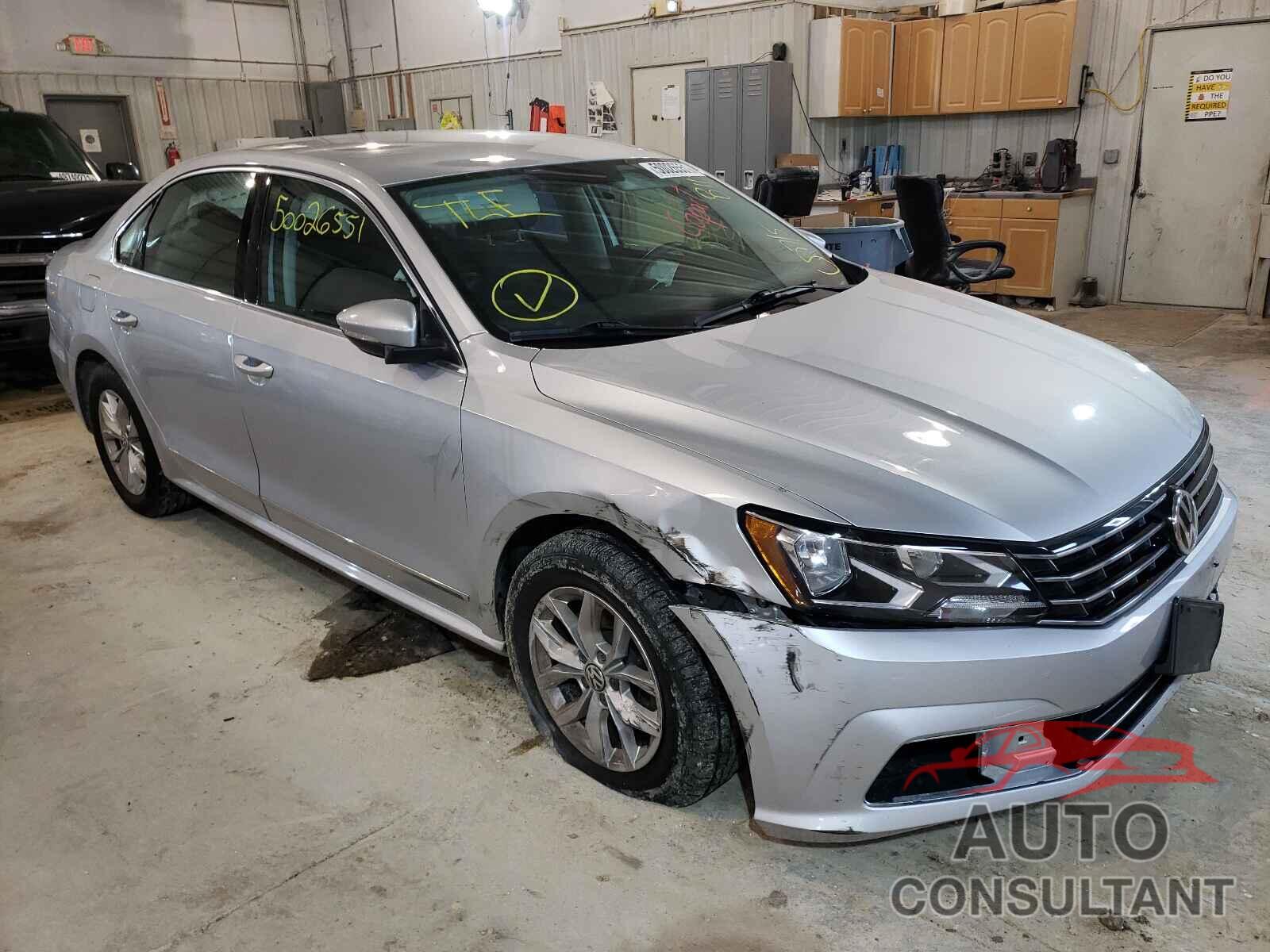 VOLKSWAGEN PASSAT 2017 - 1VWAT7A32HC058115
