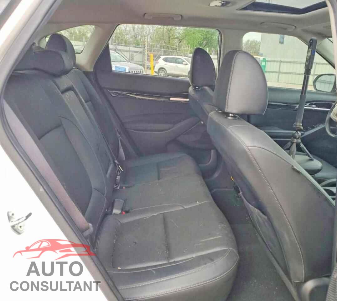 KIA SELTOS 2023 - KNDERCAA2P7421840