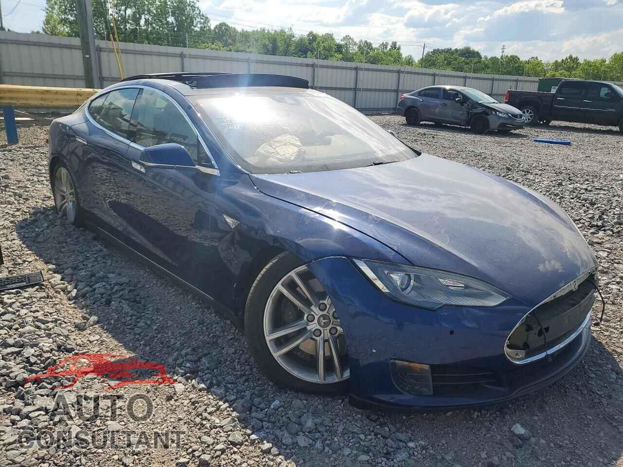 TESLA MODEL S 2015 - 5YJSA1E23FF106586