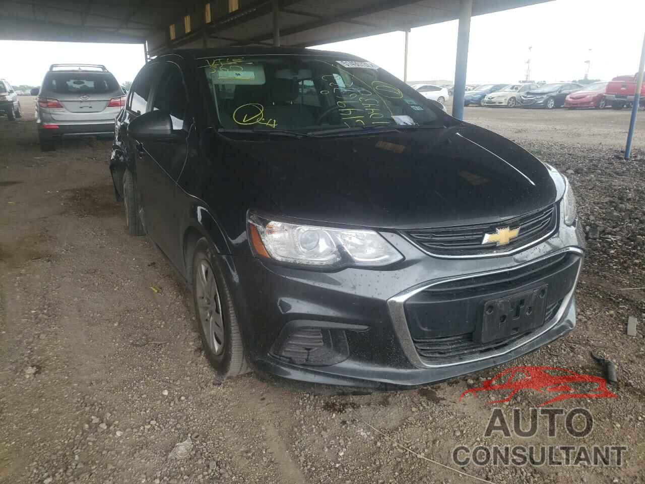 CHEVROLET SONIC 2018 - 1G1JB5SH4J4104430