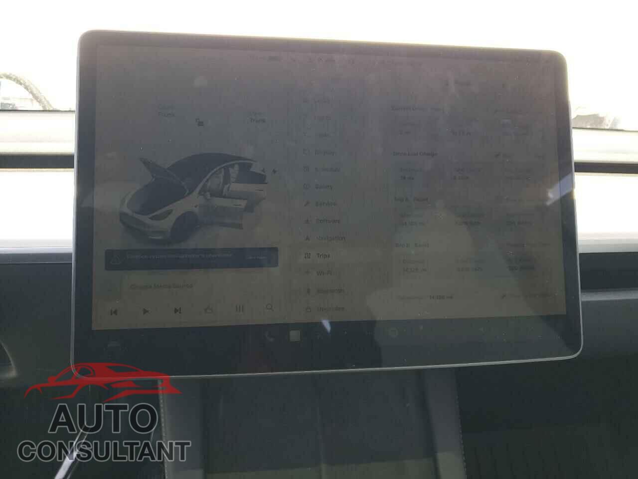 TESLA MODEL Y 2024 - 7SAYGDED0RF054532