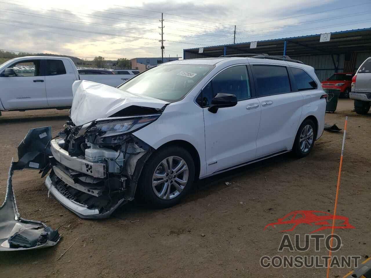 TOYOTA SIENNA 2021 - 5TDDSKFC1MS022889