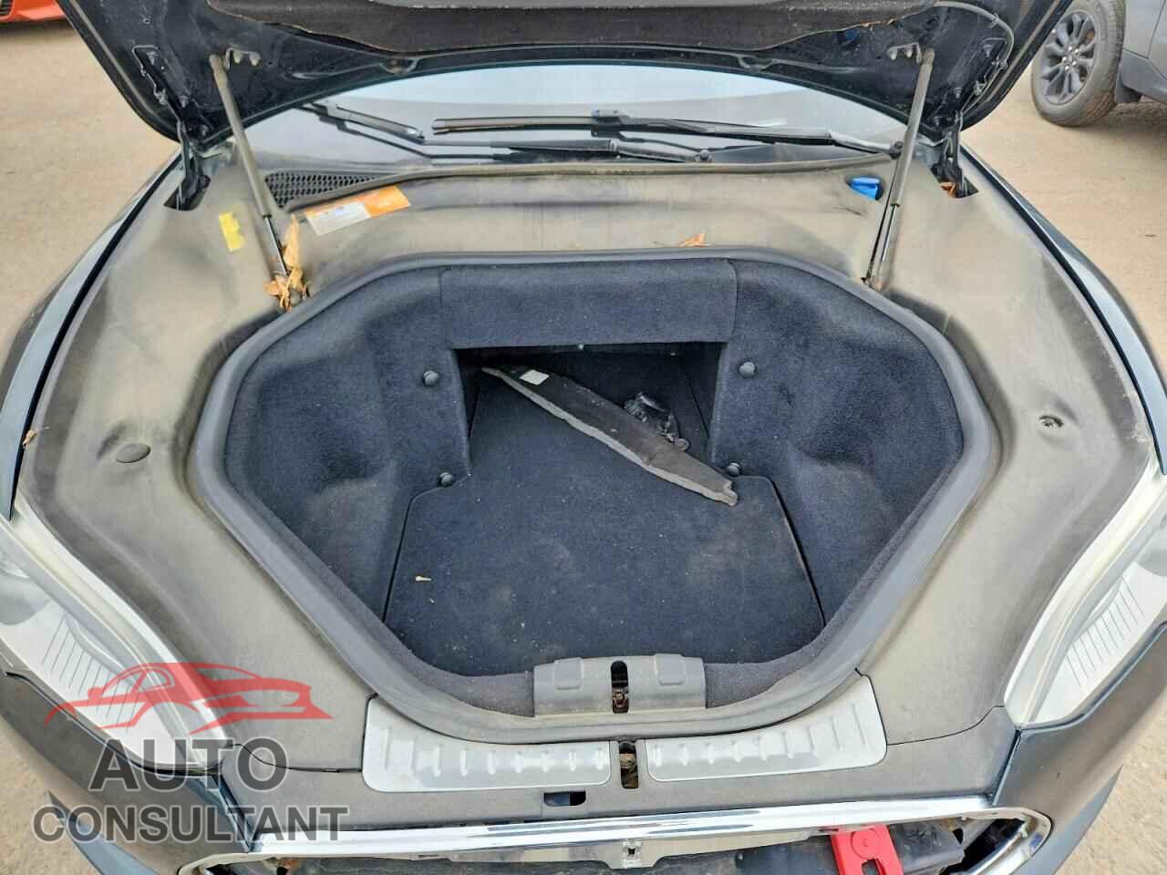 TESLA MODEL S 2013 - 5YJSA1DN5DFP06115