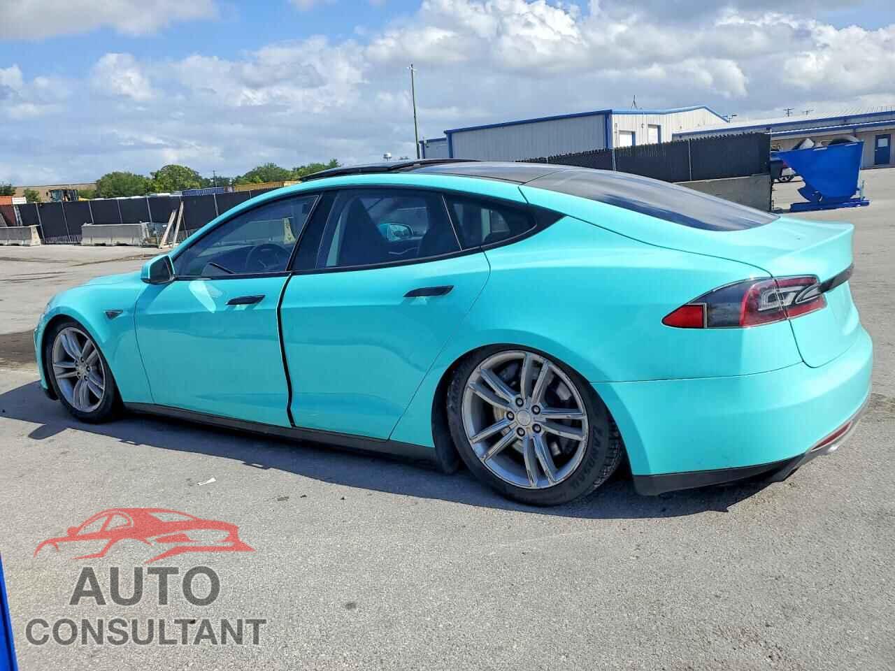 TESLA MODEL S 2013 - 5YJSA1CN7DFP05727