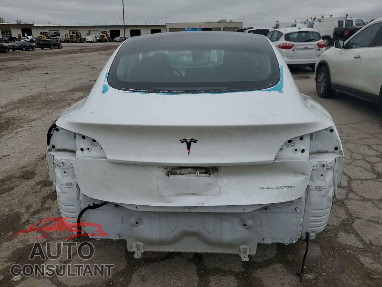 TESLA MODEL 3 2019 - 5YJ3E1EB2KF493621