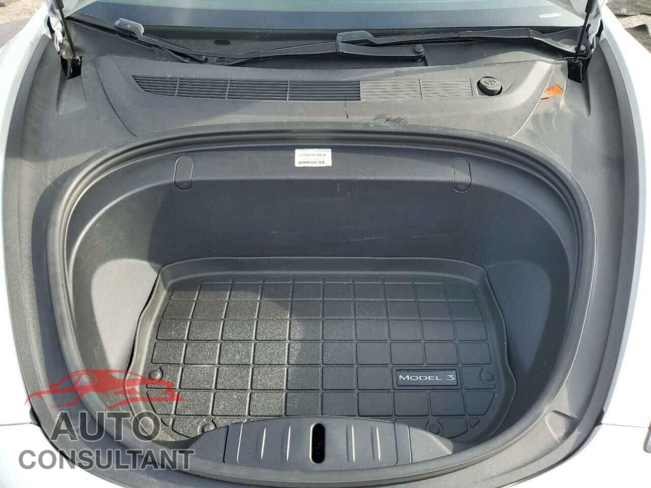 TESLA MODEL 3 2019 - 5YJ3E1EA7KF417819