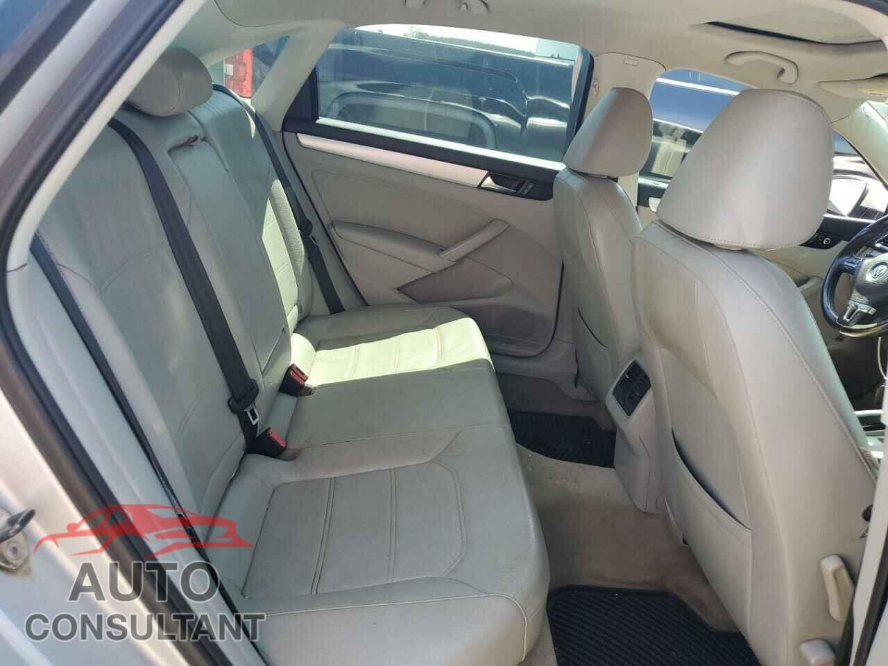 VOLKSWAGEN PASSAT 2013 - 1VWBP7A3XDC045387