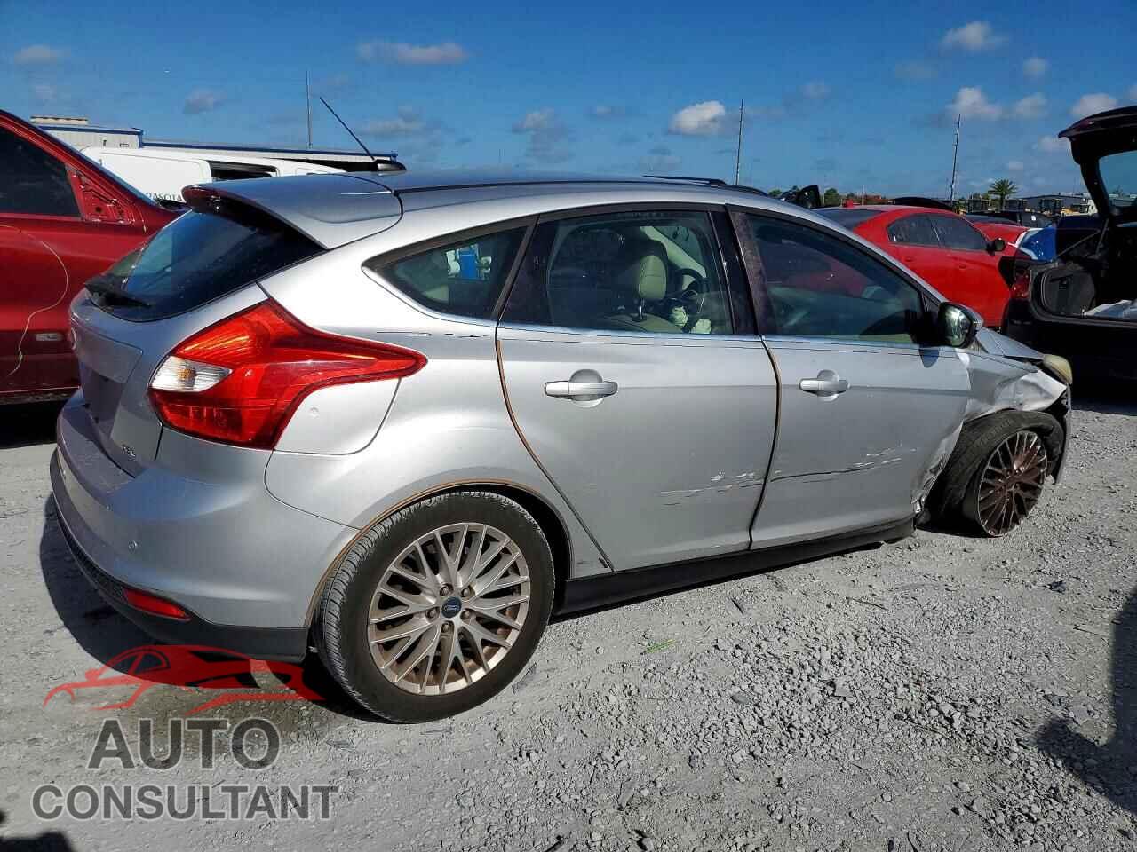FORD FOCUS 2012 - 1FAHP3M24CL298475