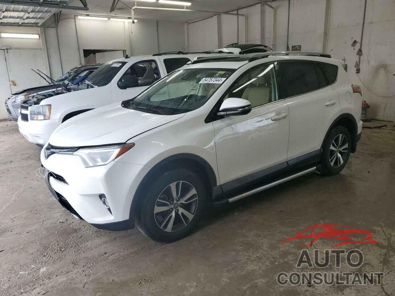 TOYOTA RAV4 2017 - JTMRFREV5HJ117660