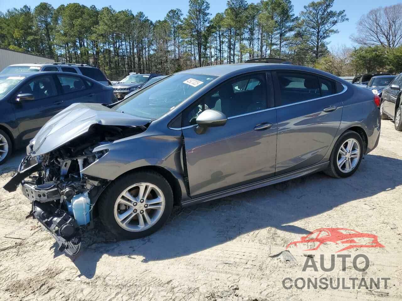 CHEVROLET CRUZE 2018 - 1G1BE5SM8J7117611