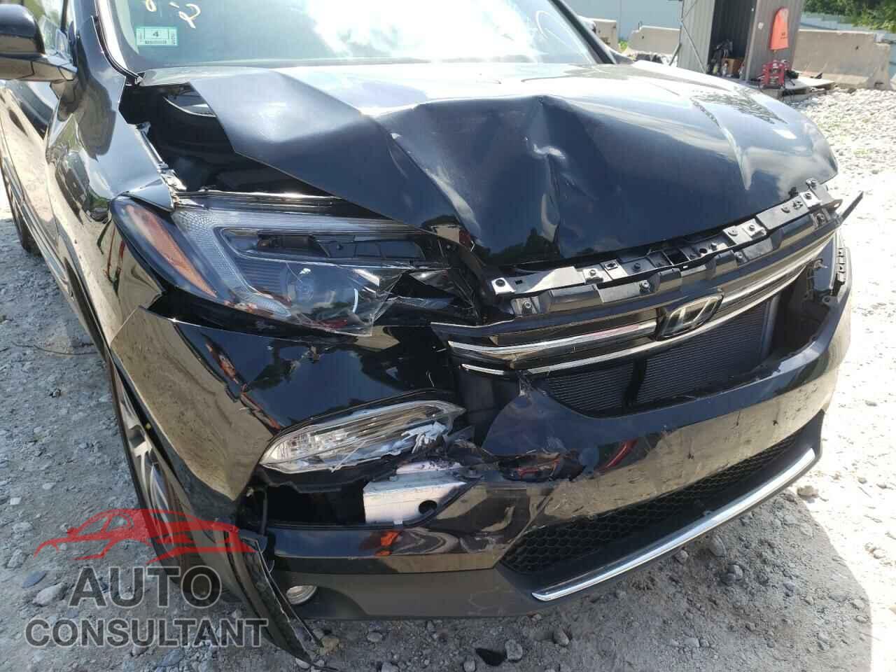 HONDA PILOT 2017 - 5FNYF6H08HB093839