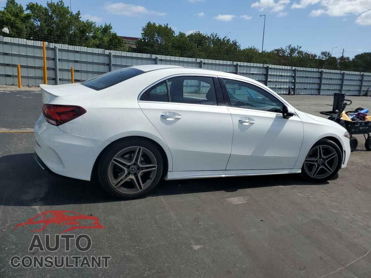 MERCEDES-BENZ A-CLASS 2019 - WDD3G4EBXKW012480