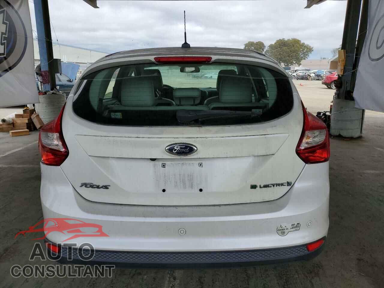 FORD FOCUS 2012 - 1FAHP3R49CL458375
