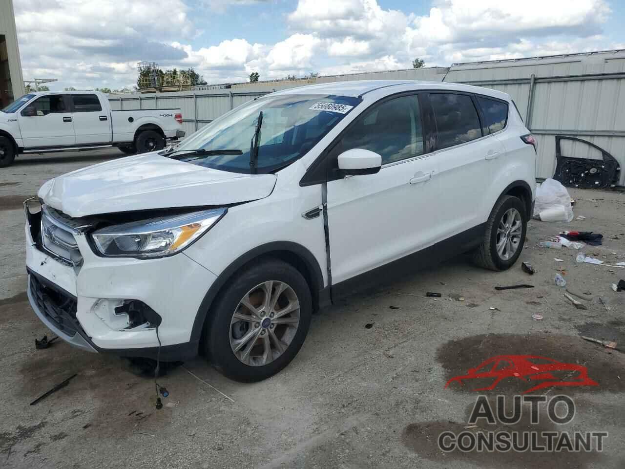 FORD ESCAPE 2017 - 1FMCU0GD9HUD27250