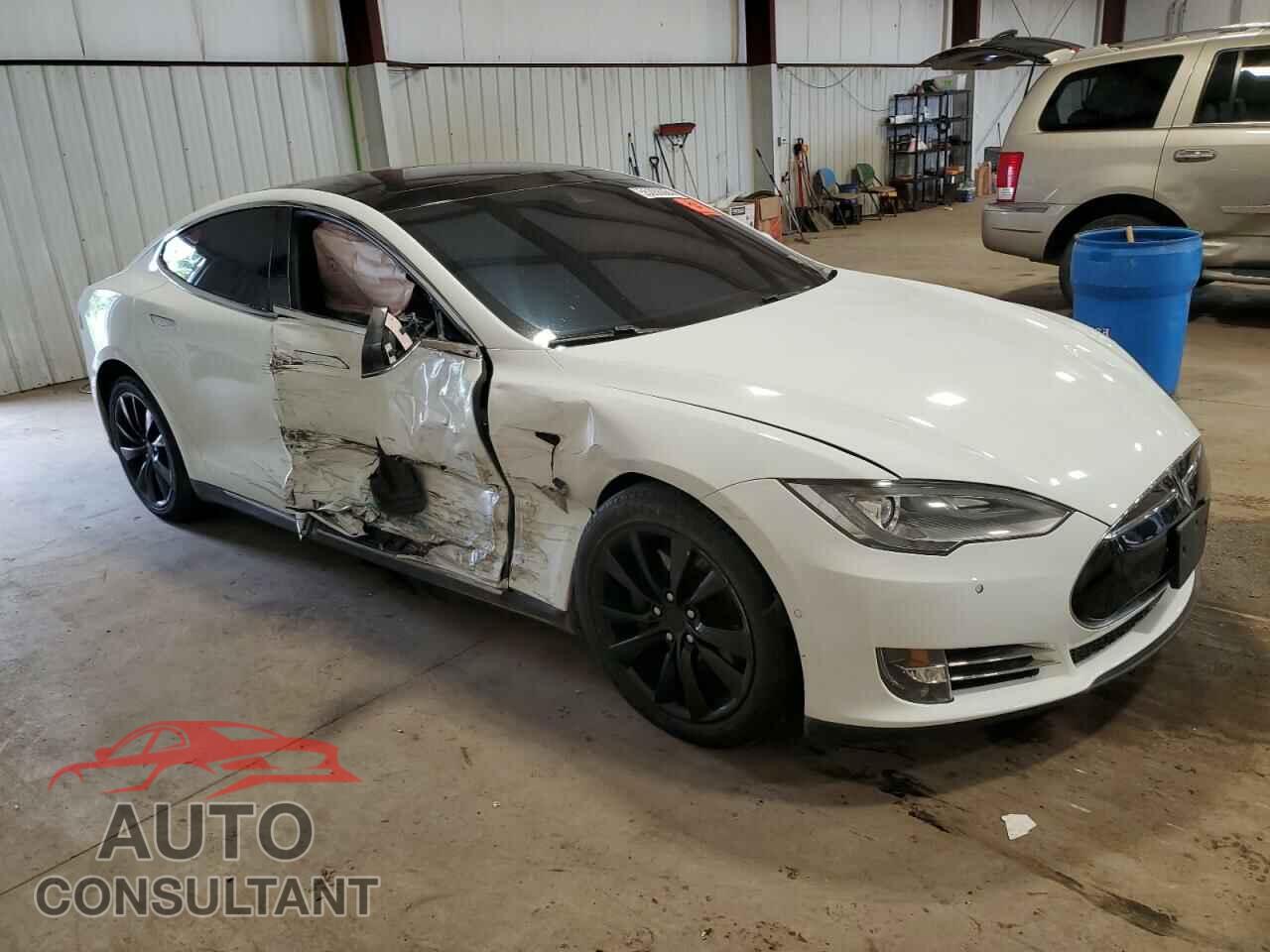TESLA MODEL S 2015 - 5YJSA1E25FF106153